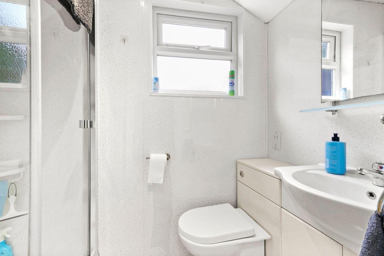 Comfortable 2 Bedroom Property, Maidstone Ngoại thất bức ảnh